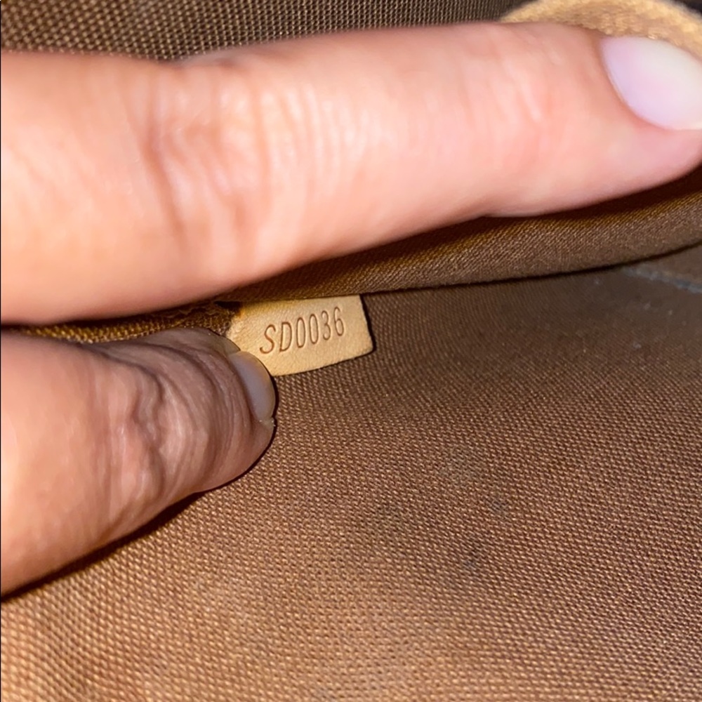 Louis Vuitton Popincourt Haut - Picture 10 of 17